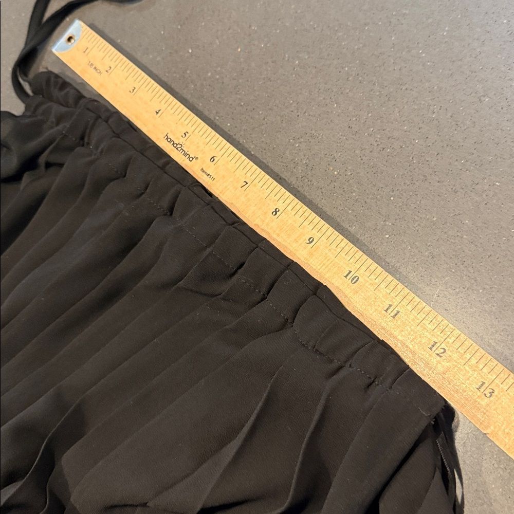 Fashion Nova Elegant Black Jumpsuit.  Open back - Picture 13 of 13